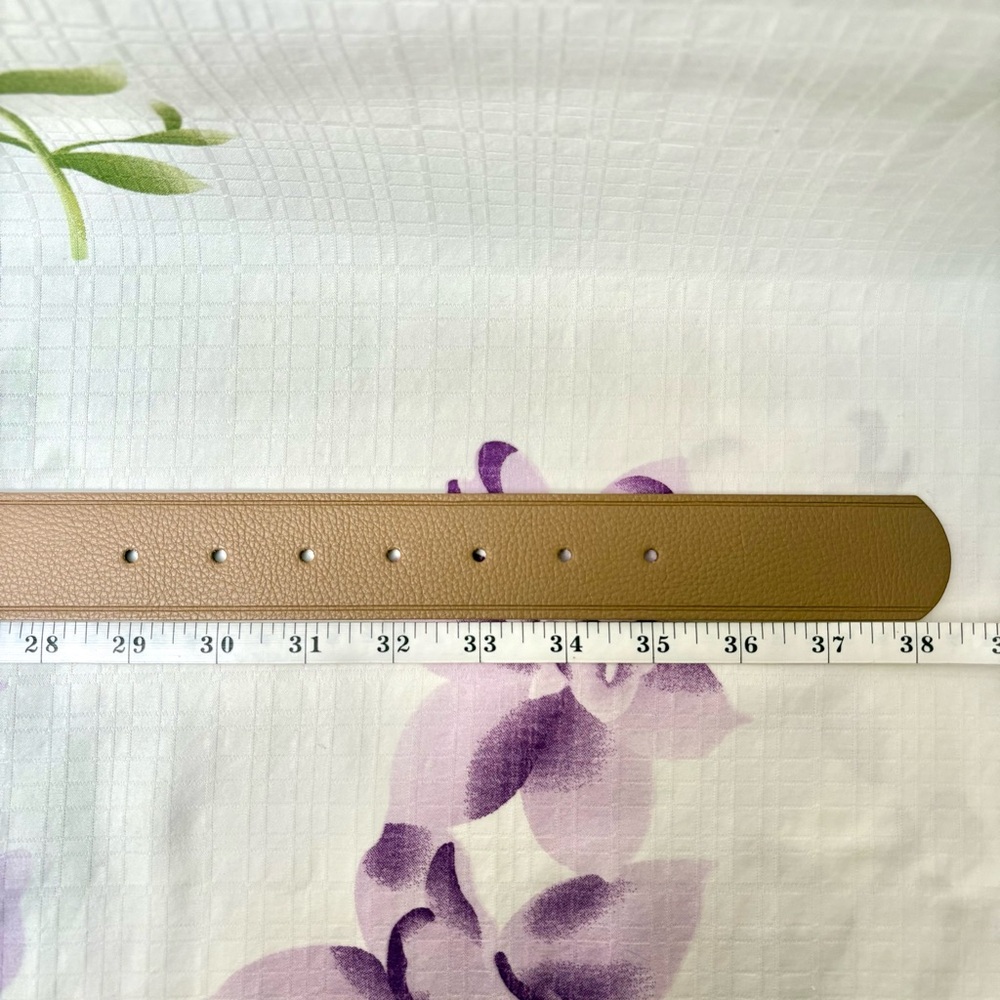 NEW Steve Madden Tan Faux Leather Large Oval Silver Buckle Belt Size Small - Picture 5 of 6
